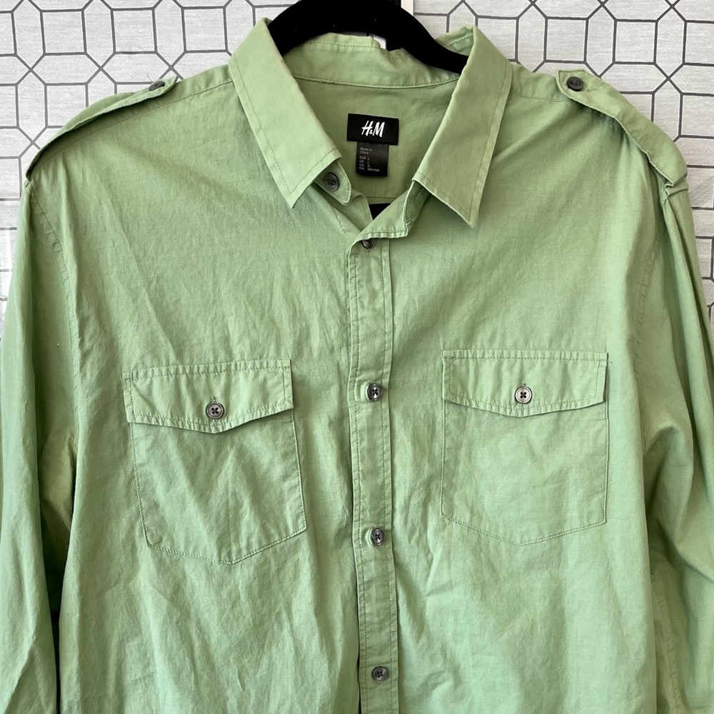 Men’s H&M button down shirt